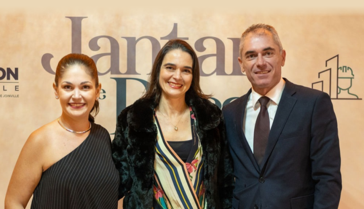 ana-rita-vieira-danielli-sedrez-e-renerio-neto-nova-diretoria-sinduscon-joinville-2026-02
